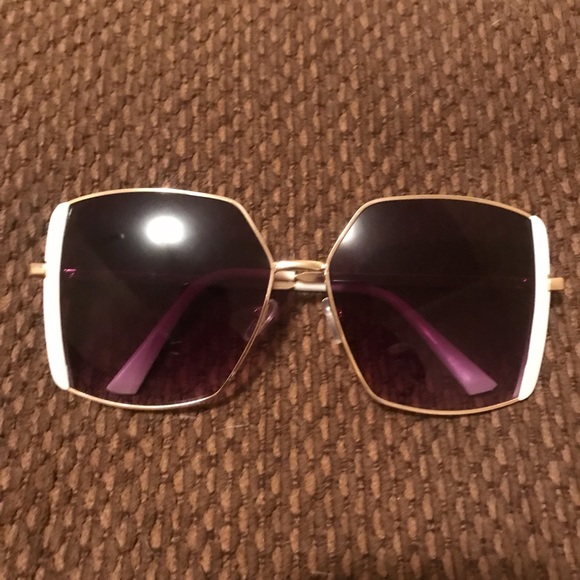 Retro sunnies - Picture 3 of 4